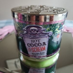 Very HTF Rare Bath & Body Works Hot Coco & Scream Halloween Candle.